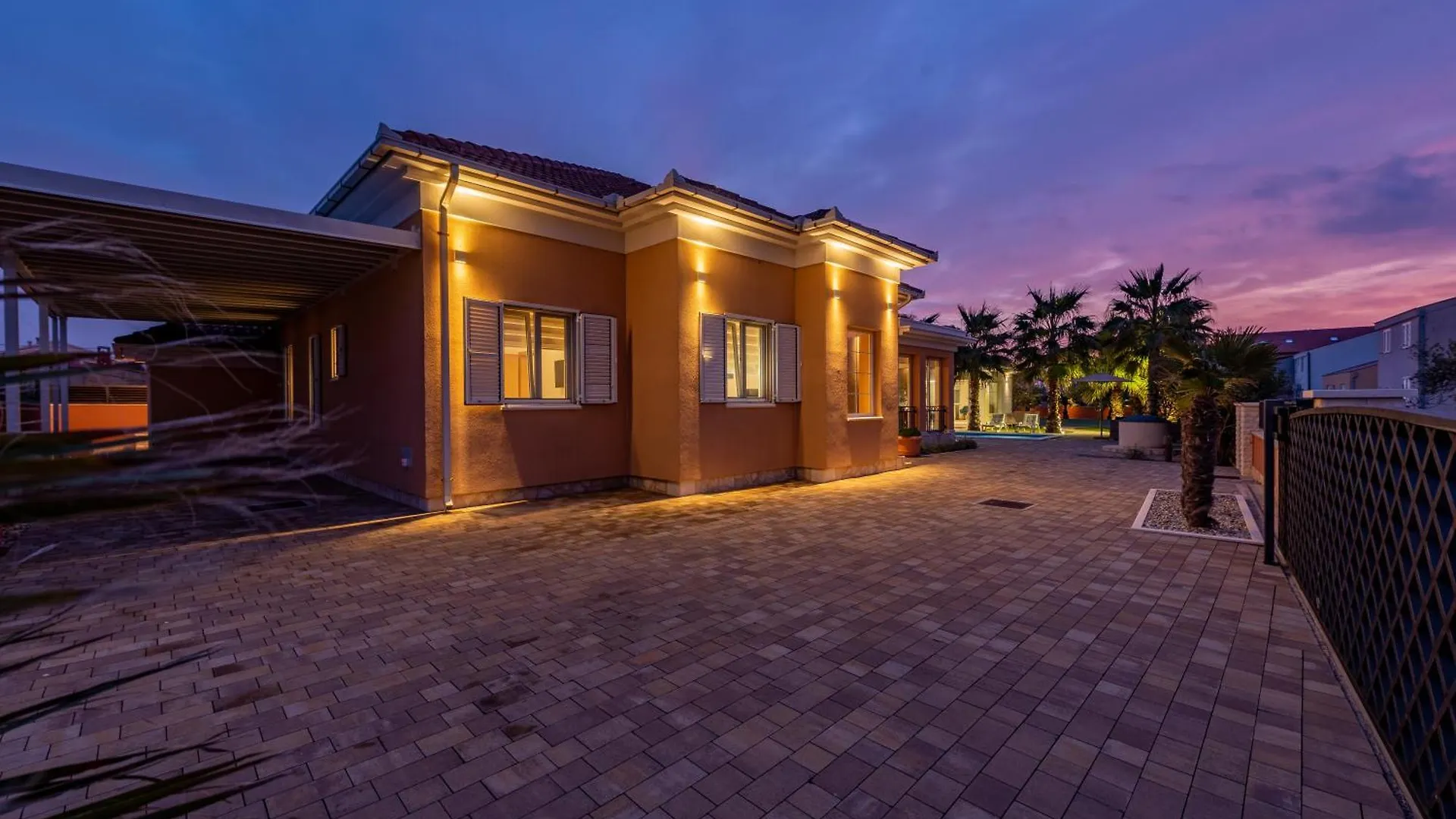 Luxury Villa Agape Palm Beach Tennisplatz Privlaka
